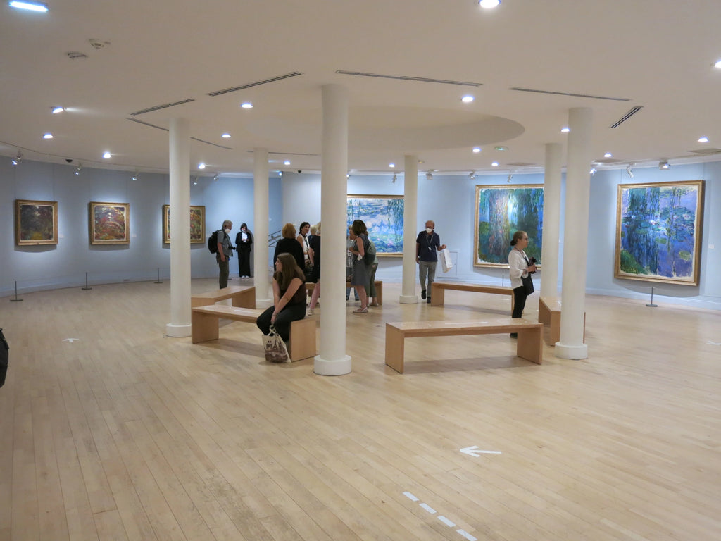Photographie réelle de la salle des Nymphéas au Musée Marmottan Monet à Paris